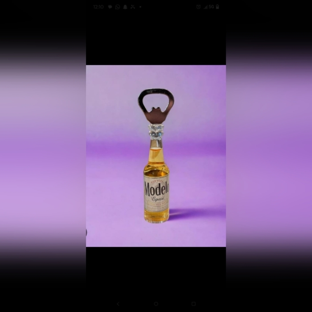 Modelo Beer Bottle Opener